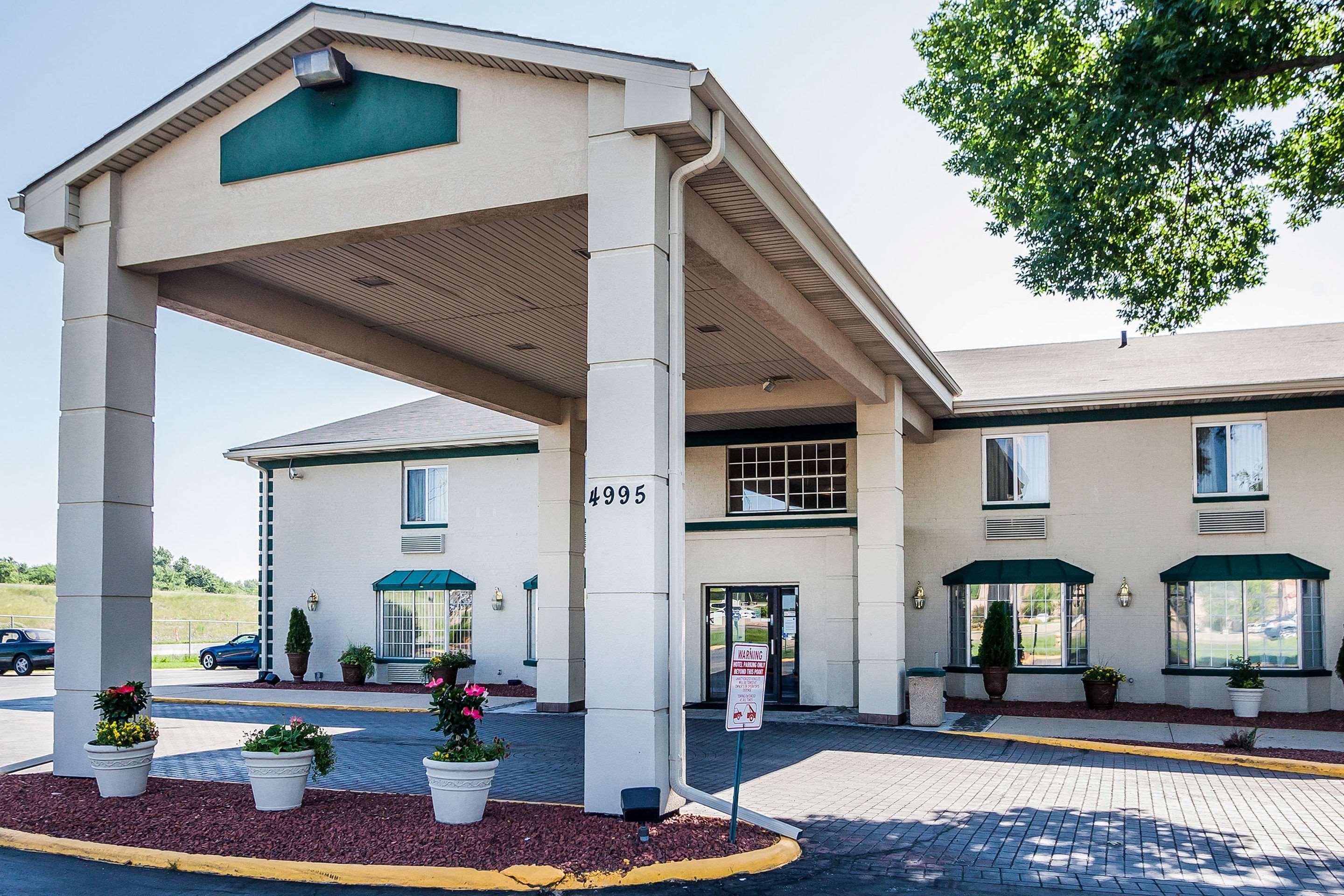 Quality Inn & Suites Des Moines - Merle Hay Road Urbandale Экстерьер фото
